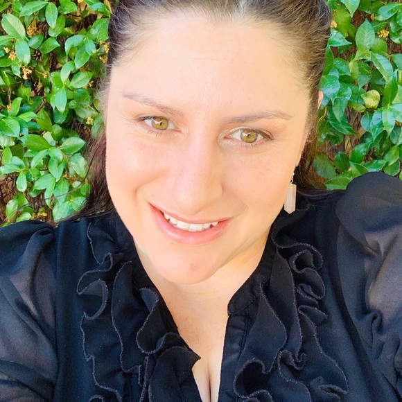 Meet your Posher, Jennifer - Picture 1 of 1